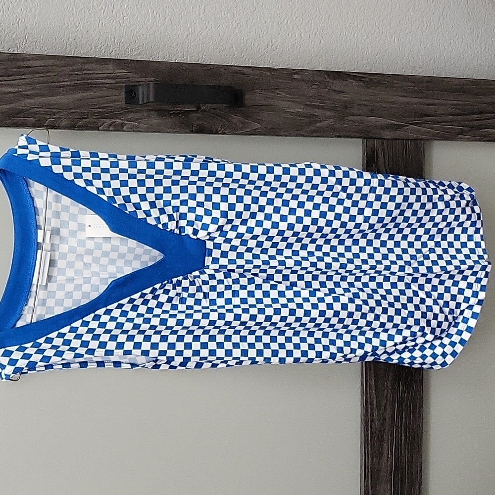 M, blue checkered tank top